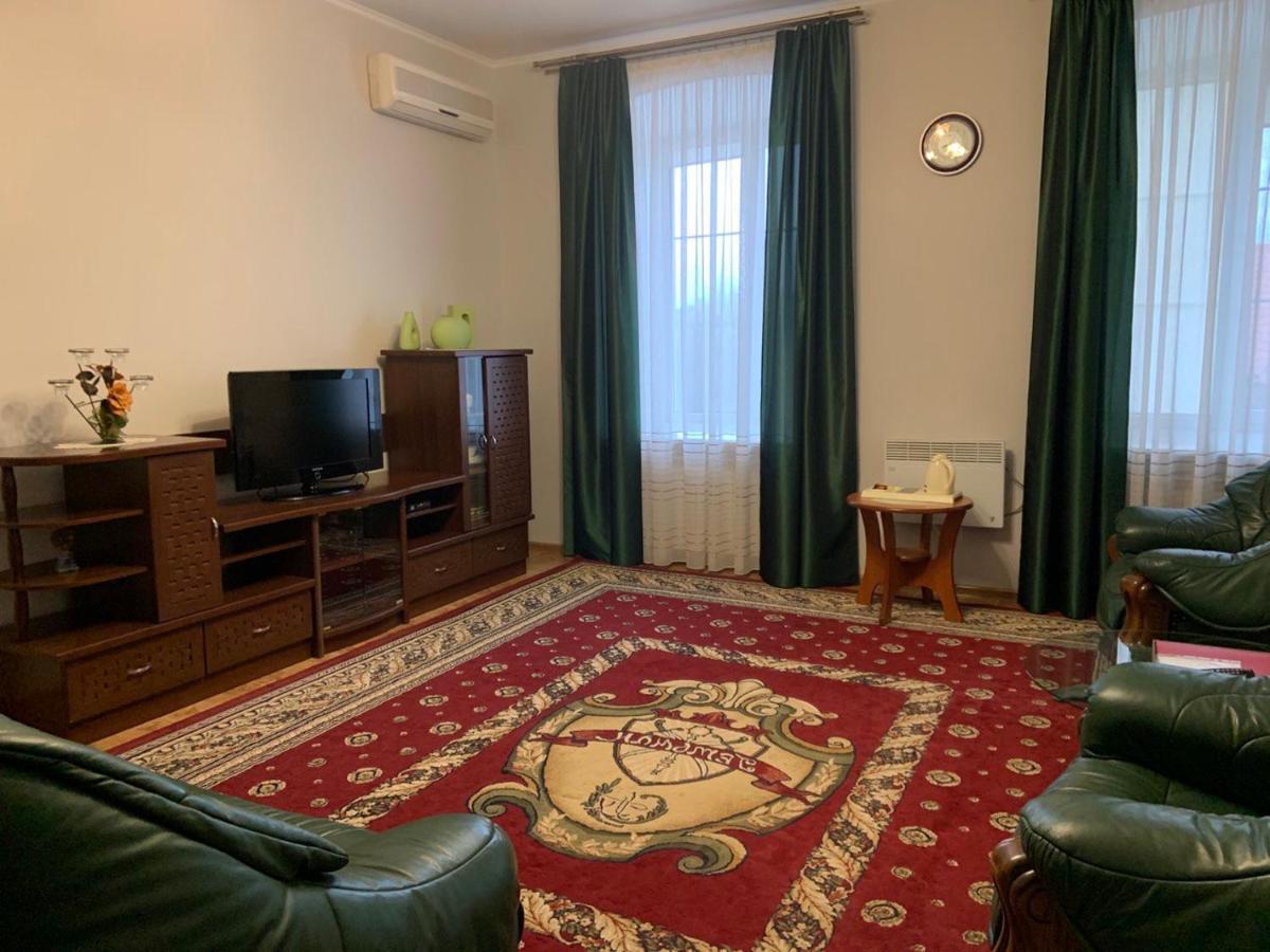 Hetman Hotel Kamieniec Podolski Zewnętrze zdjęcie