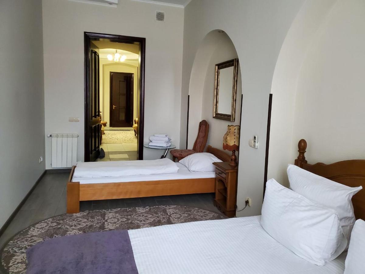 Hetman Hotel Kamieniec Podolski Zewnętrze zdjęcie