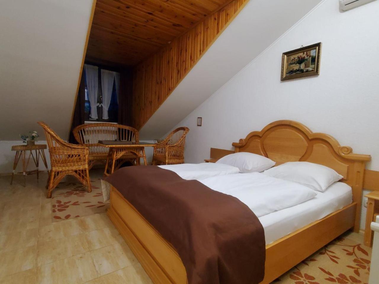 Hetman Hotel Kamieniec Podolski Zewnętrze zdjęcie
