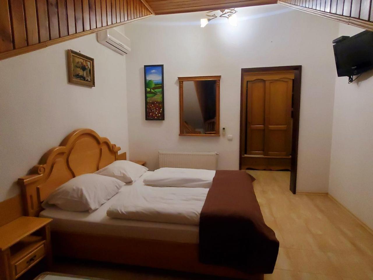 Hetman Hotel Kamieniec Podolski Zewnętrze zdjęcie